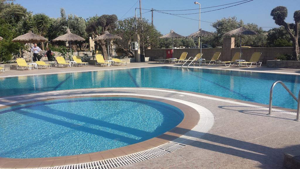 Summer Days Faliraki Luaran gambar