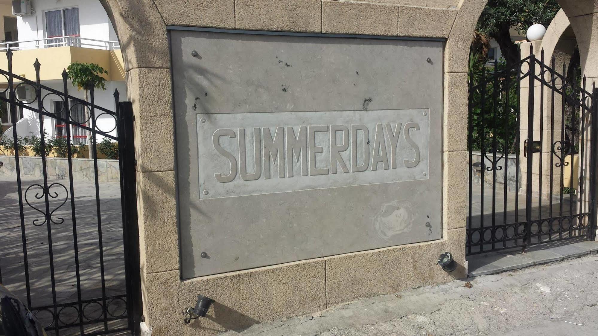 Summer Days Faliraki Luaran gambar